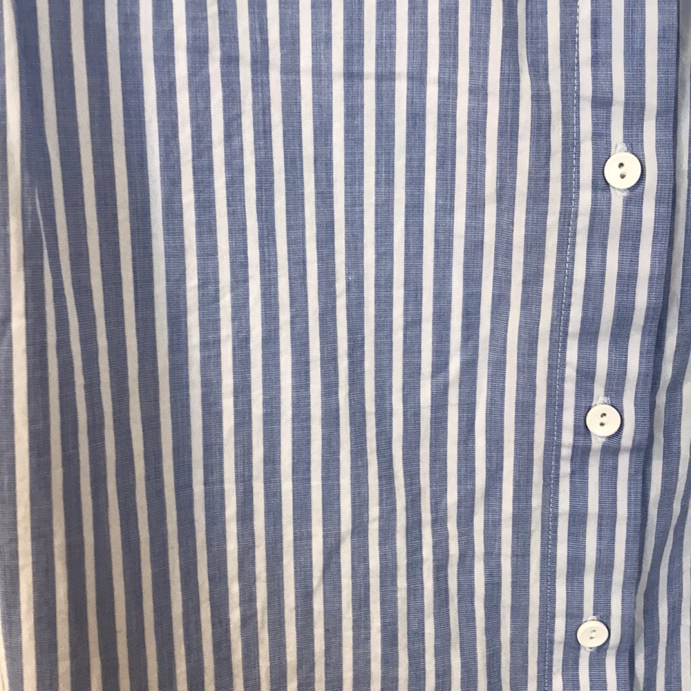 H&M button down top - Picture 3 of 3